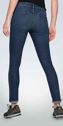 woman wearing sculptek skinny jean